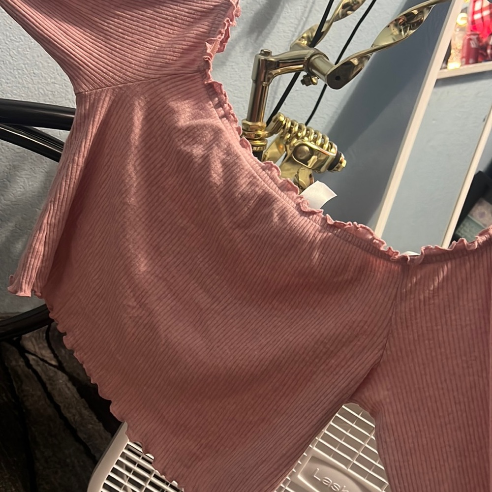 Pink crop top!!